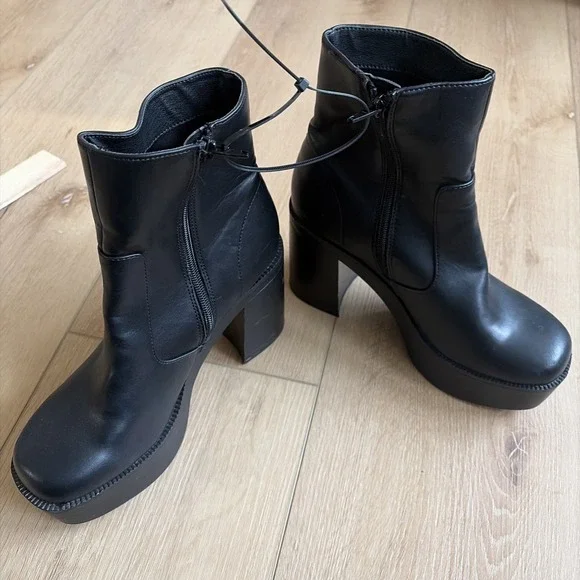 Sz 7.5 Madden Girl Women's Platform Boots Y2k Chunky High Black Block Heel Grace - Picture 8 of 10